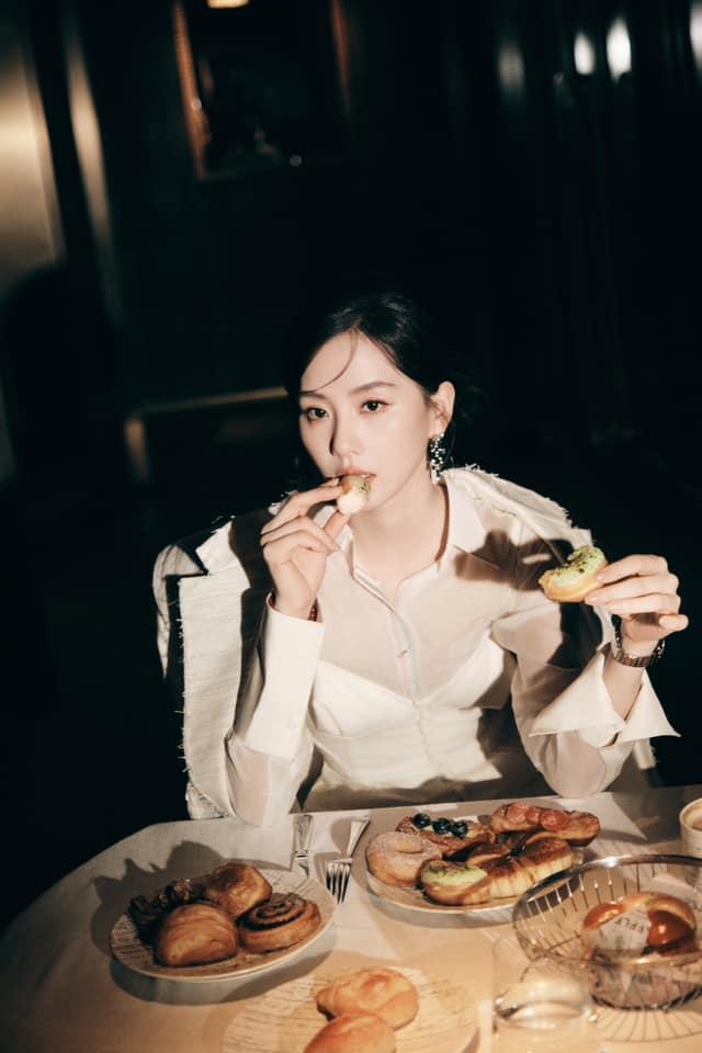 Lưu Thi Thi nạp thêm danh phận với thương hiệu Pháp, nhưng lại bị chê cười vì điều này-4