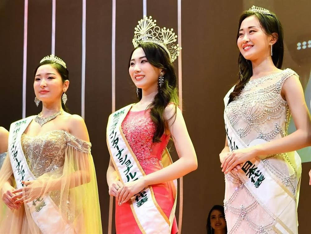 Nhan sắc tân Hoa hậu Quốc tế Nhật Bản không được đánh giá cao-2