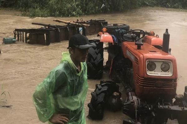 Miền Trung đỉnh điểm mưa lớn, cảnh báo lũ lên-2