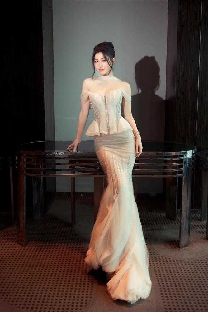 Gần 1 năm mất tích, Á hậu Phương Nhi giờ ra sao?-1