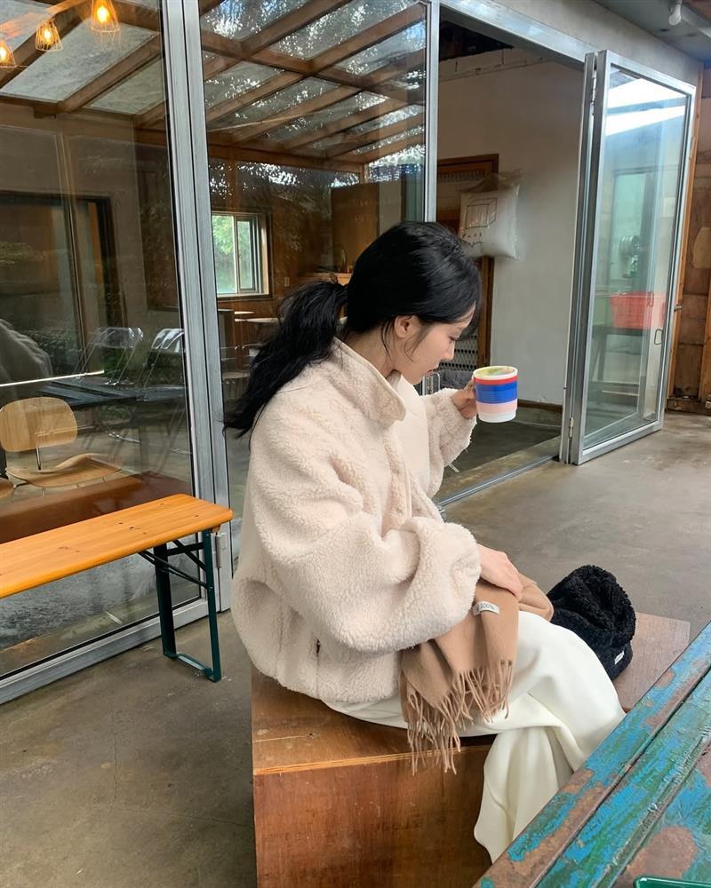 Áo khoác teddy vừa ấm vừa xinh, giúp hack tuổi tài tình-7