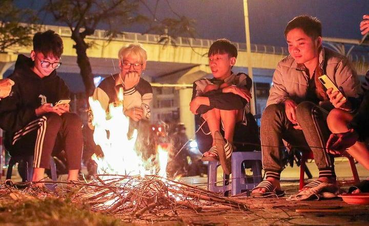 Hà Nội sắp đón đợt rét đậm đầu tiên, nhiệt độ thấp nhấp 10 độ C-1