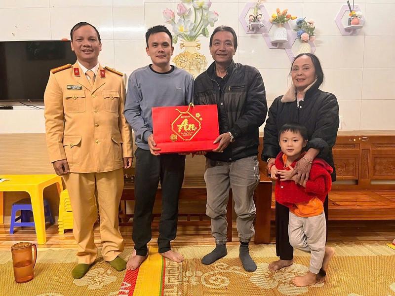 Tiết lộ thú vị về người đàn ông kéo cháu bé khỏi điểm mù xe tải-1