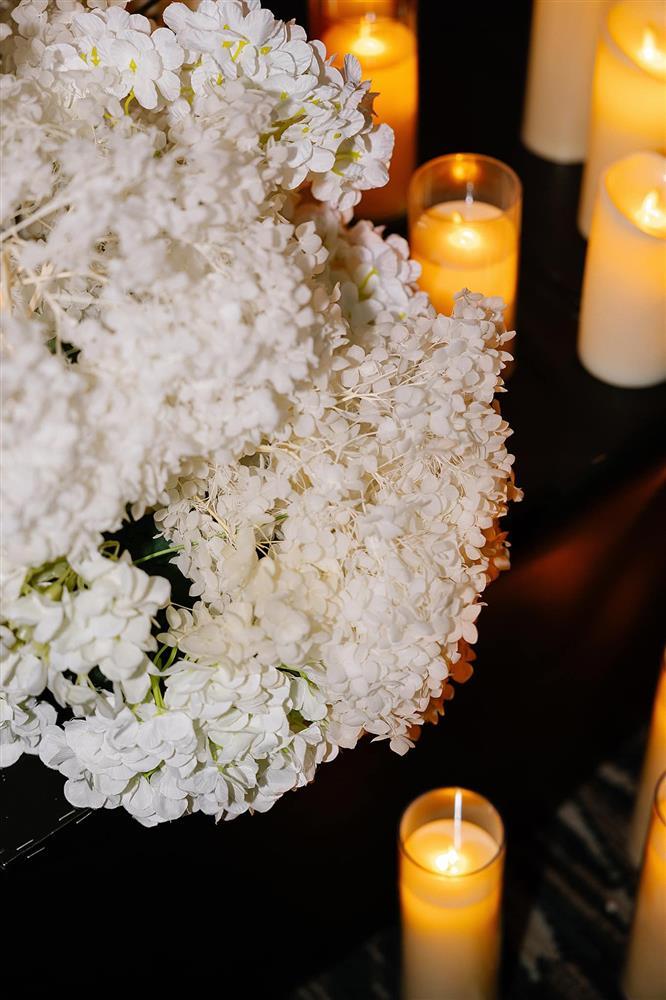 Cô dâu Khánh Vân lộ diện bên chú rể hơn 17 tuổi, tiệc cưới lung linh đón khách-11