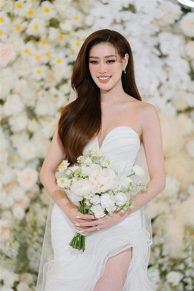 Cô dâu Khánh Vân lộ diện bên chú rể hơn 17 tuổi, tiệc cưới lung linh đón khách-3