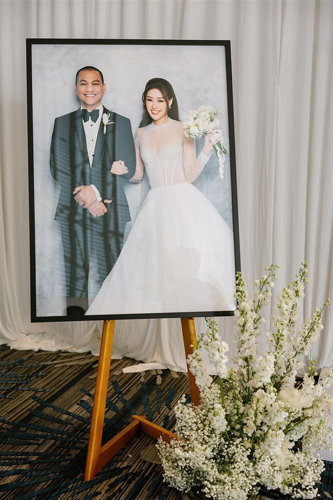 Cô dâu Khánh Vân lộ diện bên chú rể hơn 17 tuổi, tiệc cưới lung linh đón khách-9