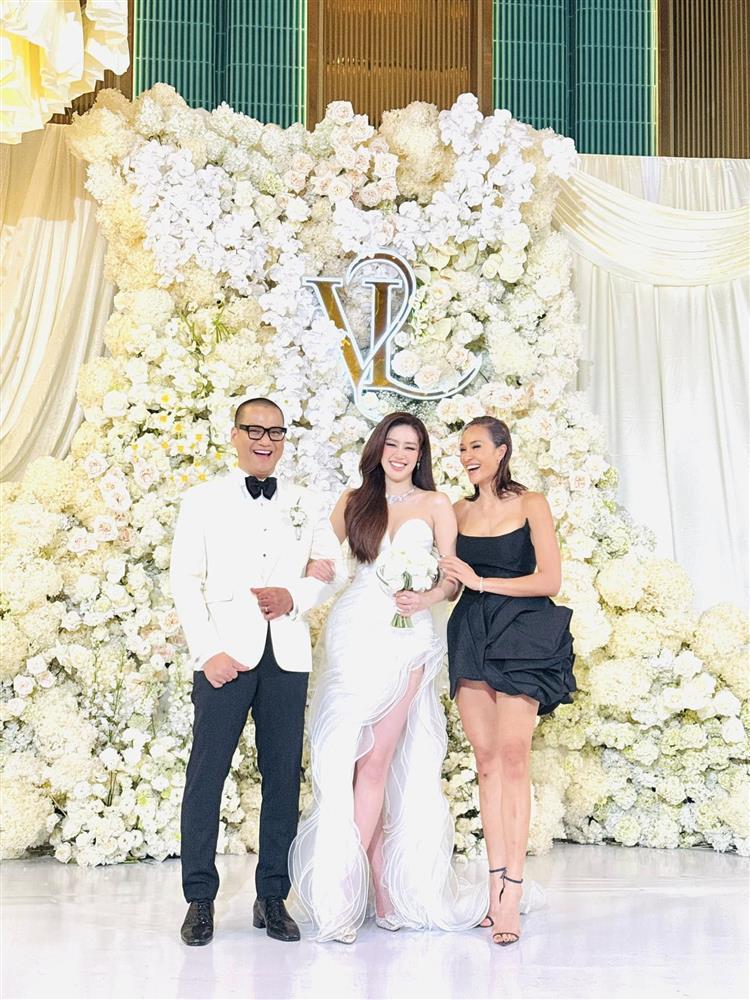 Dàn hoa hậu, diễn viên nổi tiếng dự đám cưới Khánh Vân và chồng hơn 17 tuổi-6