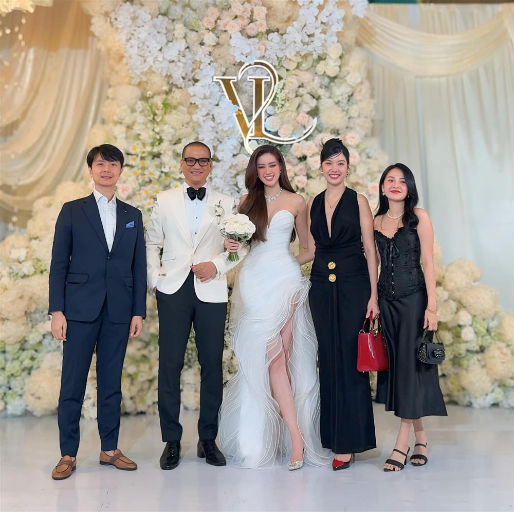 Dàn hoa hậu, diễn viên nổi tiếng dự đám cưới Khánh Vân và chồng hơn 17 tuổi-7