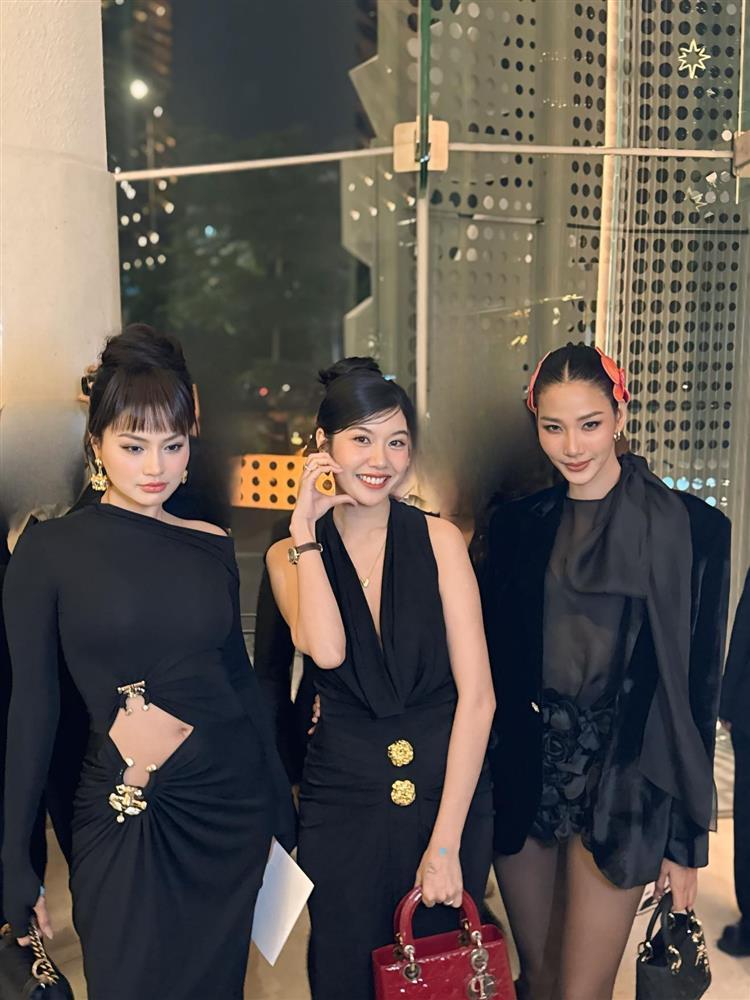 Dàn hoa hậu, diễn viên nổi tiếng dự đám cưới Khánh Vân và chồng hơn 17 tuổi-8