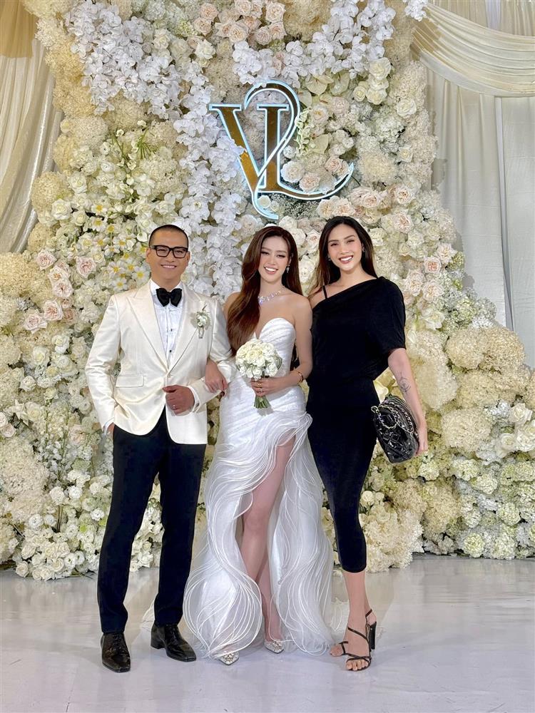 Dàn hoa hậu, diễn viên nổi tiếng dự đám cưới Khánh Vân và chồng hơn 17 tuổi-12