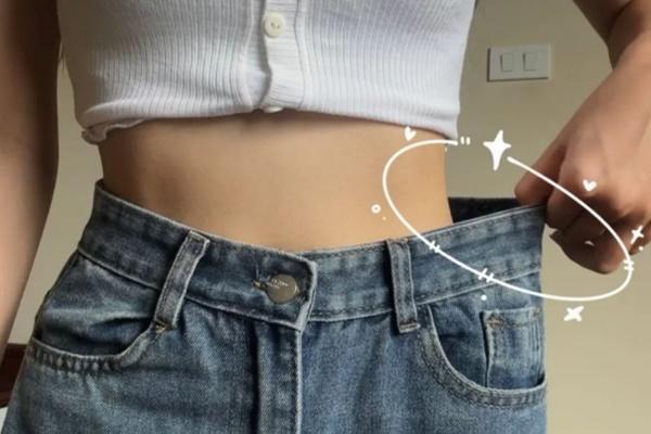 Áp dụng kỹ 9 tips này khi diện quần jeans ống rộng, chị em mới không bị dìm dáng thảm hại-10