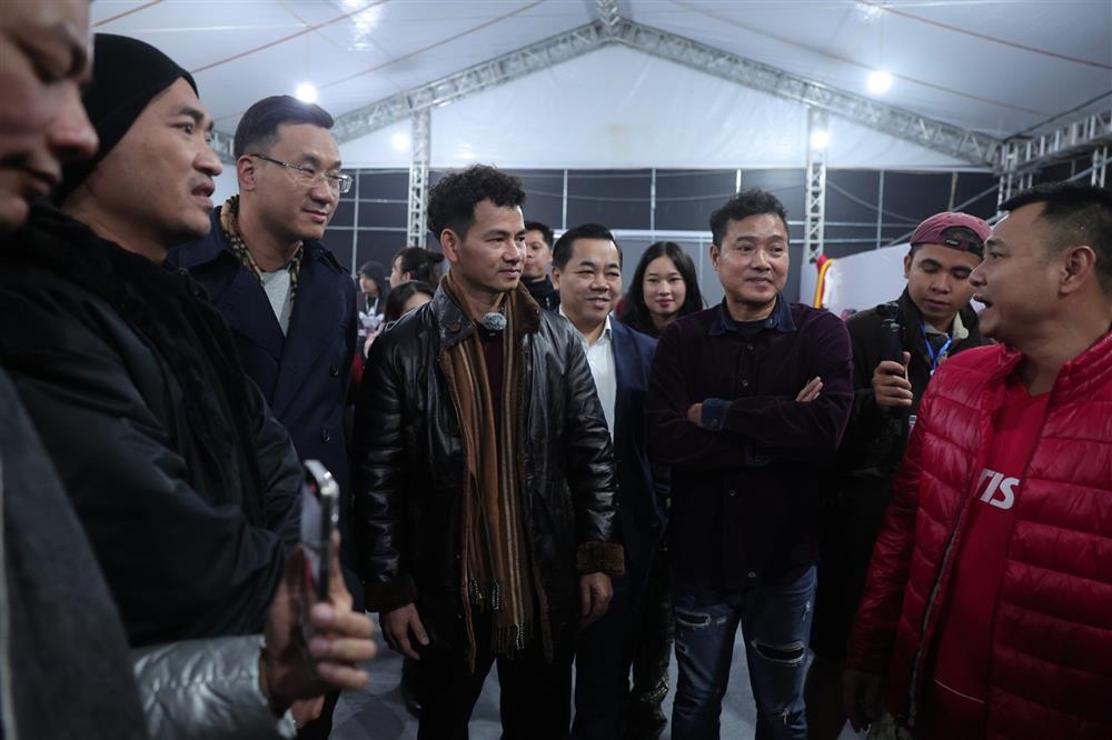 Xuân Bắc đột ngột thăm các Anh trai chông gai và tặng điều bất ngờ cho Tự Long-3