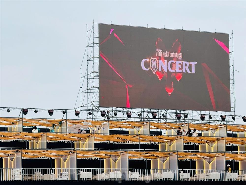 Bên trong sân khấu Anh trai vượt ngàn chông gai-9