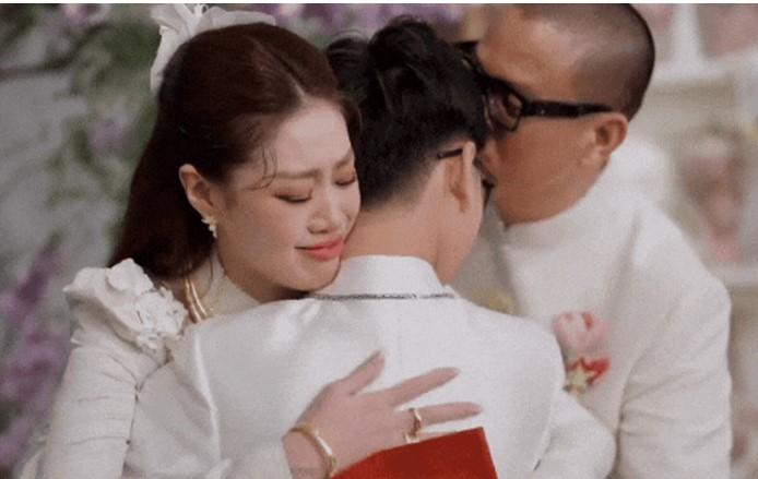 Cách các nàng Hậu nức tiếng thân thiết với con riêng của chồng-3