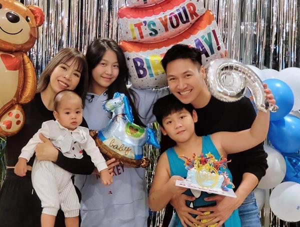 Soái ca màn ảnh 3 con vẫn vạn người mê, ngoài đời sành điệu khác hẳn trên phim-8