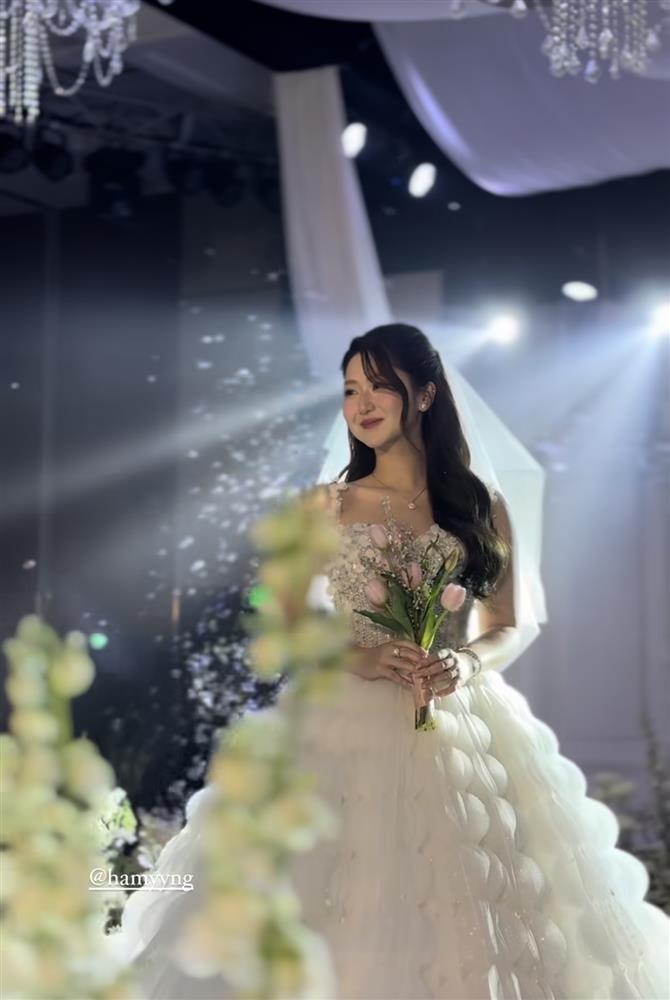 Bà xã richkid của Trí Thịt Bòa khoe visual đẹp không tì vết tại đám cưới-3