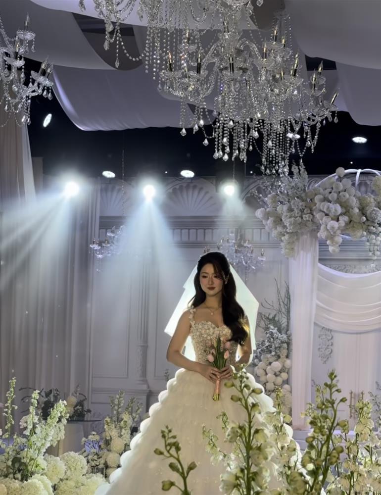 Bà xã richkid của Trí Thịt Bòa khoe visual đẹp không tì vết tại đám cưới-5