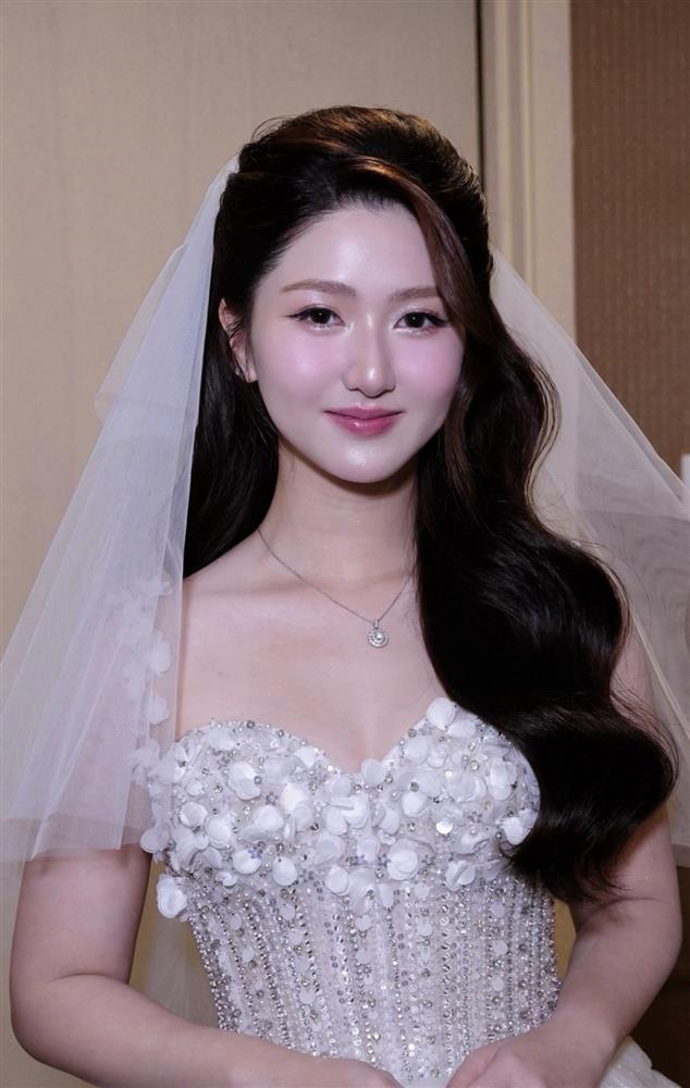 Bà xã richkid của Trí Thịt Bòa khoe visual đẹp không tì vết tại đám cưới-6