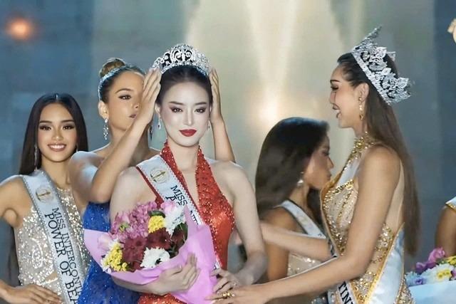 Một năm buồn vui lẫn lộn của nhan sắc Việt-2