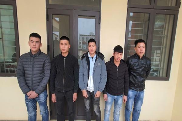 Xác minh nhóm thanh niên hỗn chiến, đập phá xe máy trong đêm ở Hạ Long-2