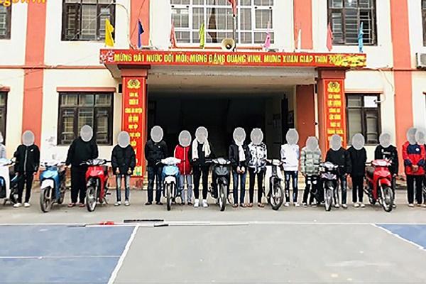 Chạy vào đường cấm, tài xế xe tải liên tục lạng lách khi bị CSGT truy đuổi-2