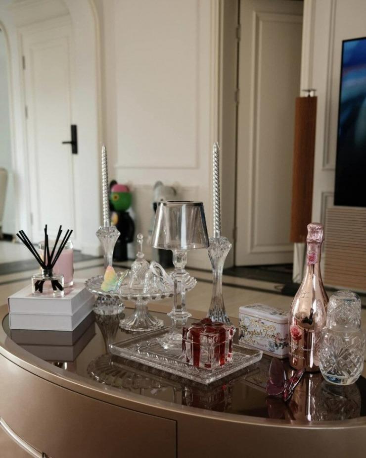 Á hậu Huyền My khoe không gian sống đẳng cấp, trang trí đồ pha lê lấp lánh-2