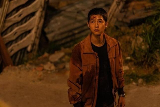 Hyun Bin, Song Joong Ki thành cứu cánh giữa khủng hoảng thiết quân luật-2