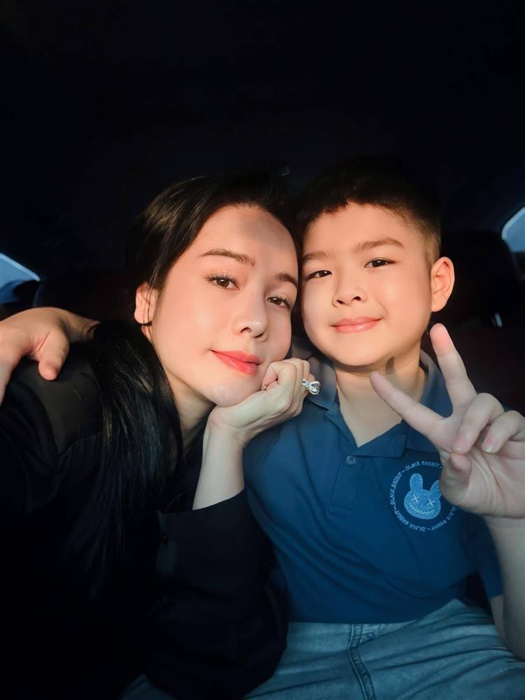 HOT: Nhật Kim Anh khoe bụng bầu vượt mặt, danh tính bạn trai gây tò mò-4