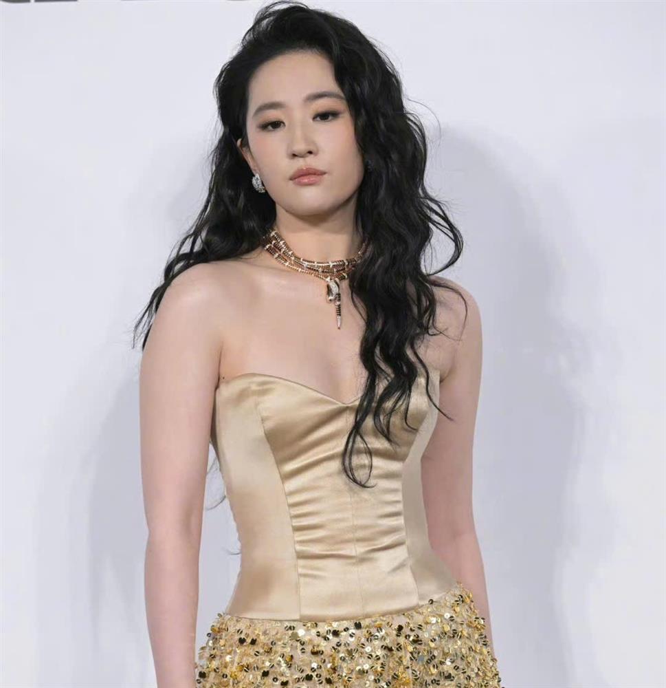 Lưu Diệc Phi chơi trội, Dương Mịch - Lưu Thi Thi không nhường nhau-2