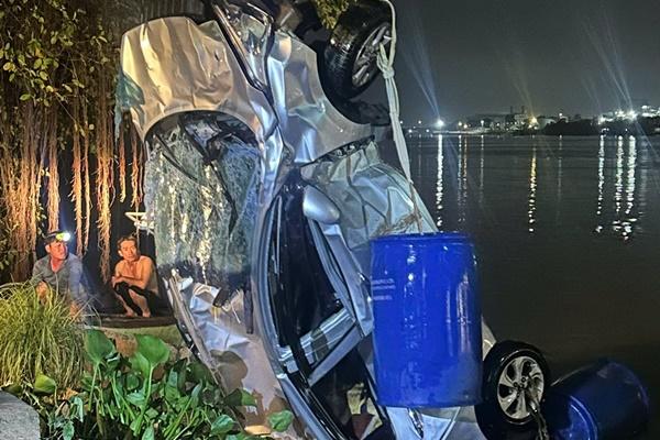 Tạm giữ hình sự đối tượng đánh tới tấp tài xế xe tải trên cabin-2