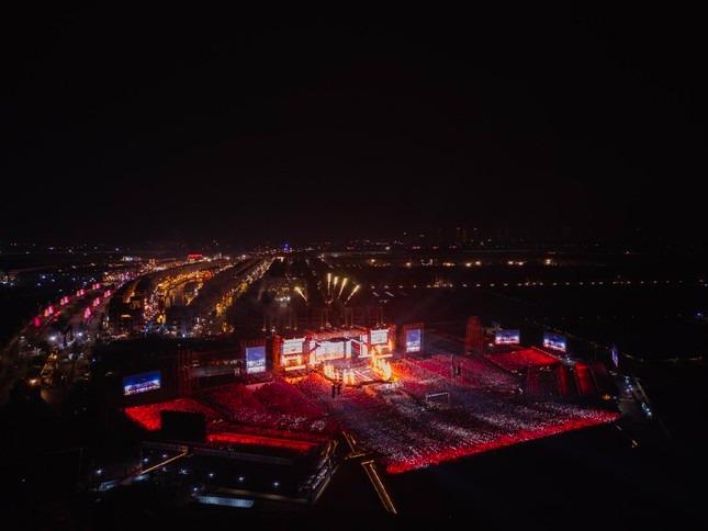 Công bố 130.000 người đổ về concert Anh trai vượt ngàn chông gai-1