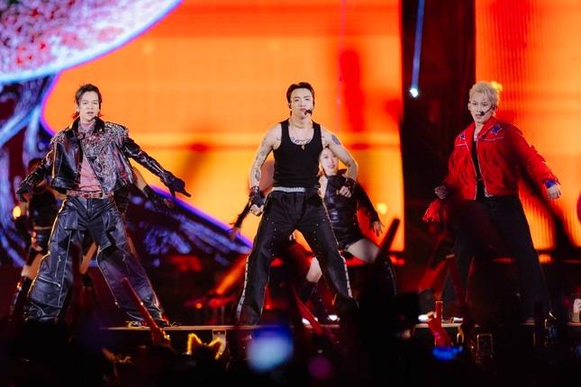 Công bố 130.000 người đổ về concert Anh trai vượt ngàn chông gai-2