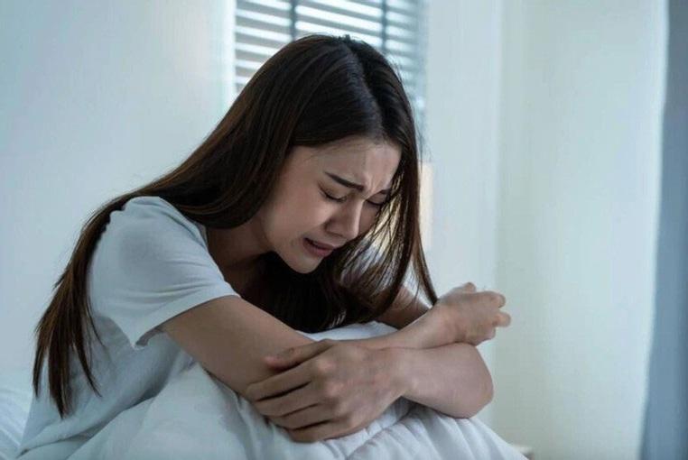 Chồng được thưởng cả trăm triệu đồng, tôi bàng hoàng phát hiện món tiền đó dành cho ai-1