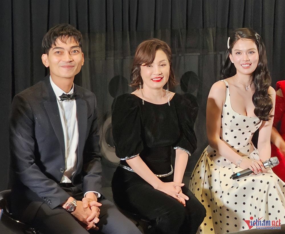 Việt Hương gây sốc khi hỏi: Mọi người thấy ảnh thờ của tôi đẹp không?-1