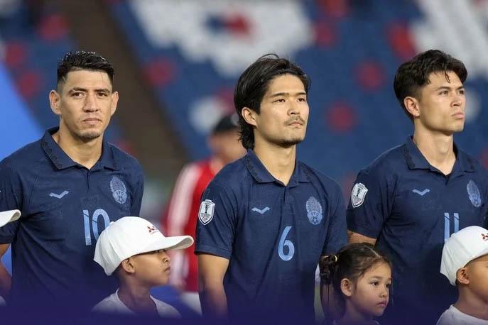 Mẹ thủ môn Campuchia bật khóc khi con trai bị nghi dàn xếp tỉ số ở AFF Cup 2024-2