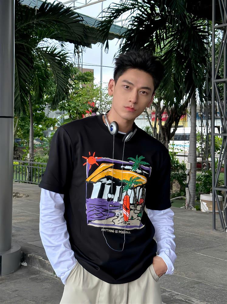 Netizen ‘săn lùng’ trang phục của Isaac tại concert Anh Trai Say Hi-6