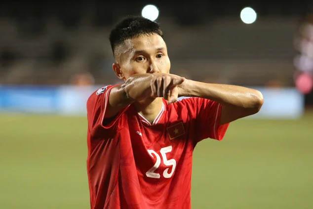 HLV Kim Sang-sik tiếc phạt đền, trọng tài FIFA nói khó phạt cầu thủ Philippines-2