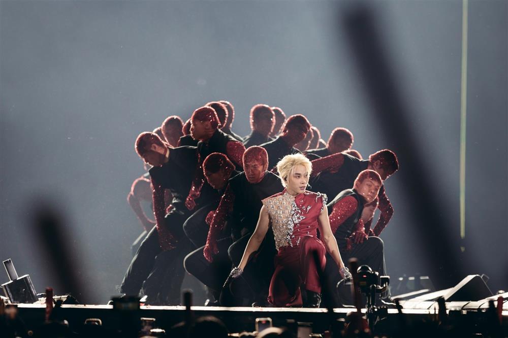 Góc khuất ‘ông lớn’ ở Việt Nam sau show trăm tỷ-3