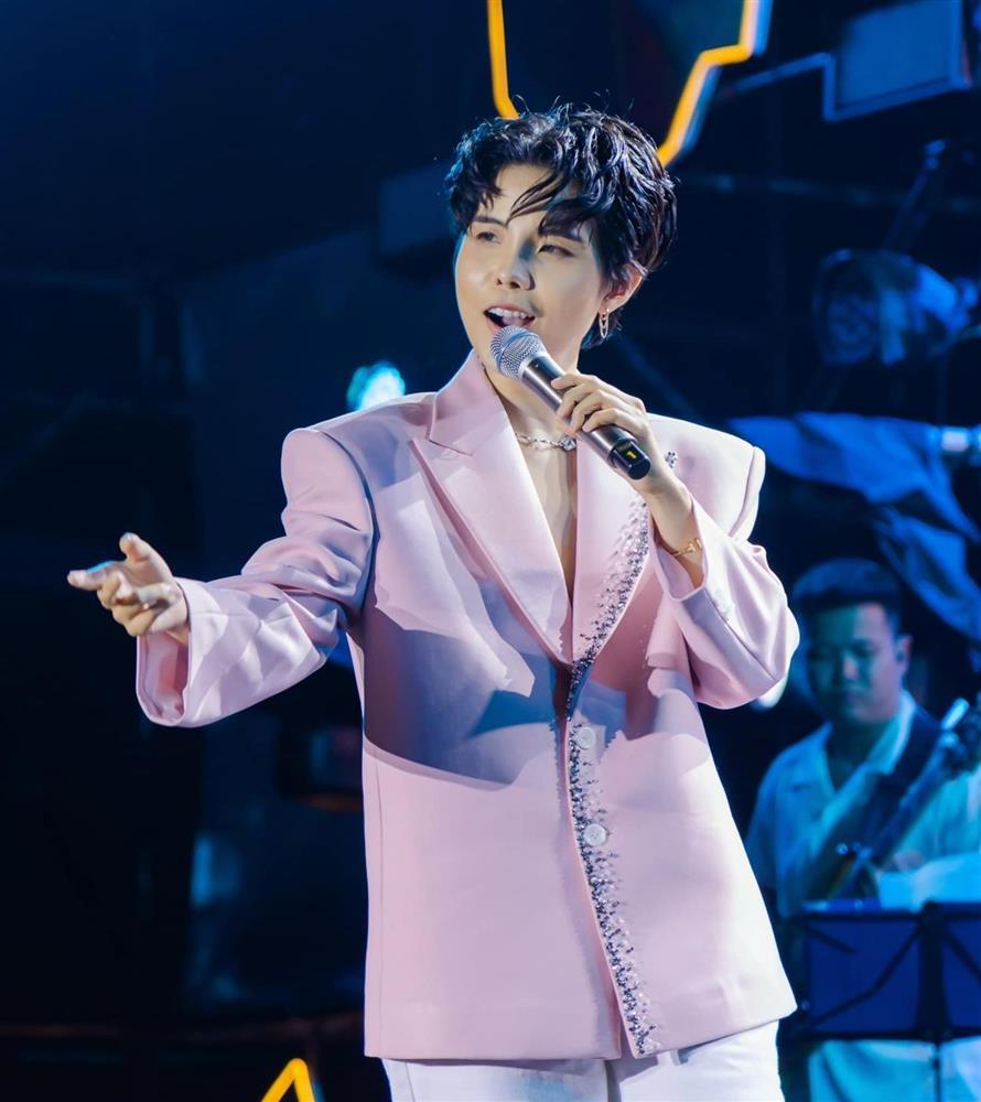 Hieuthuhai có lật đổ được Sơn Tùng?-3