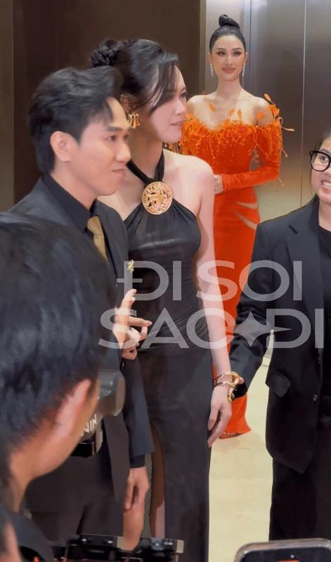 Vợ Anh Đức nhăn mặt nhất quyết không chịu lên thảm đỏ, nguyên nhân bùng tranh cãi-1