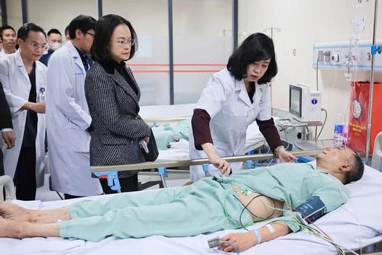 Chuyển 4 nạn nhân vụ cháy quán cà phê sang BV Bạch Mai tiếp tục điều trị