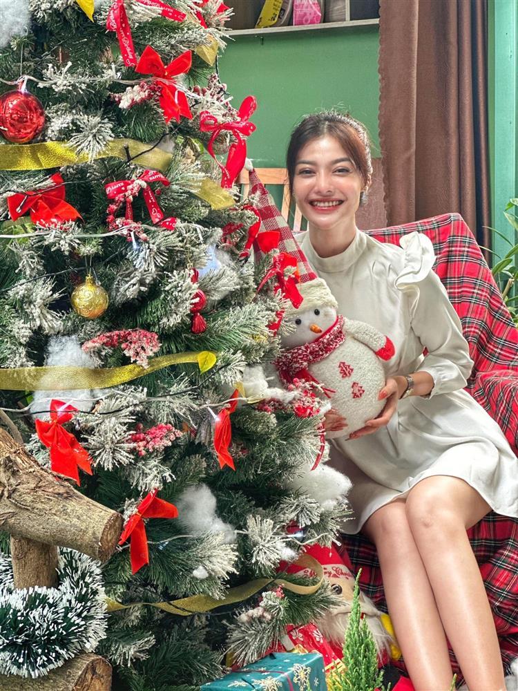 Giáng sinh ngoại lệ của phú bà 10x Lona Kiều Loan trong căn duplex hạng sang-9