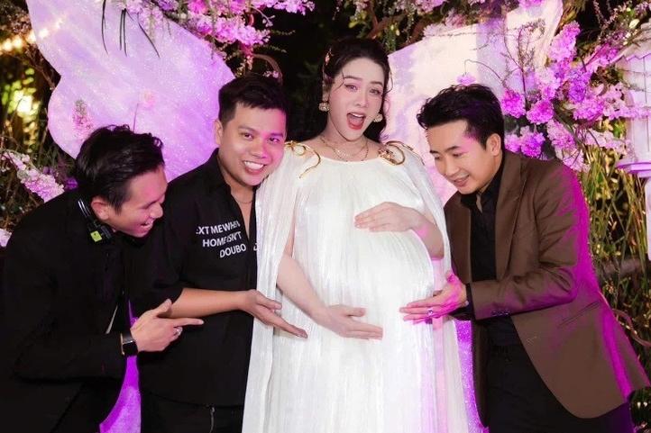 Nhật Kim Anh lộ diện mạo gây bất ngờ trước ngày sinh con thứ hai-7