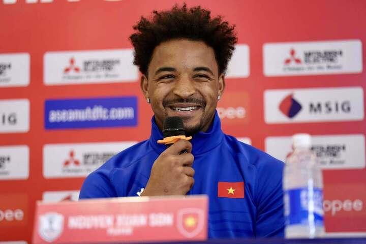 Nguyễn Xuân Son: Tôi tập hát Quốc ca Việt Nam mỗi ngày-1