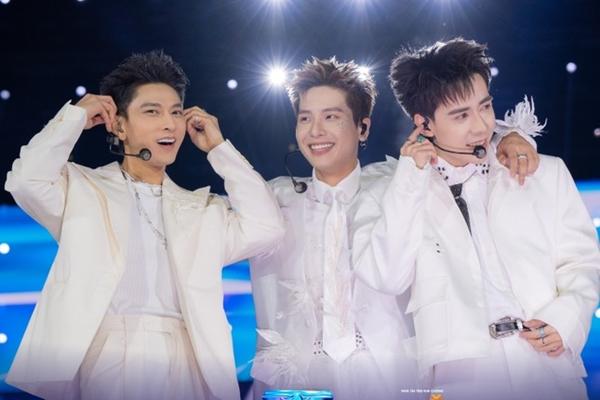 Sự thật về doanh thu 340 tỷ đồng của Anh Trai Vượt Ngàn Chông Gai-7