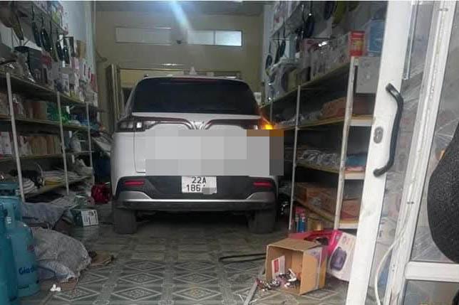 Phân định trách nhiệm vụ bé gái ở trong nhà bị ô tô tông chết-2