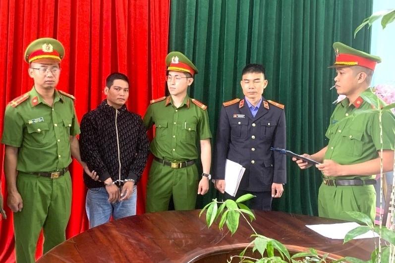 Ô tô tránh xe máy, đâm bé gái tử vong ở Tuyên Quang: Một phụ nữ tự nhận cầm lái-2