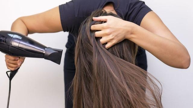 Cách tạo độ phồng cho tóc tại nhà-2