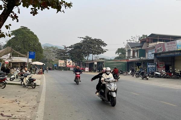 Ô tô lao vào nhà tông tử vong bé 17 tháng tuổi: Người dân kể lại khoảnh khắc người mẹ hoảng loạn ôm con lao ra ngoài-1