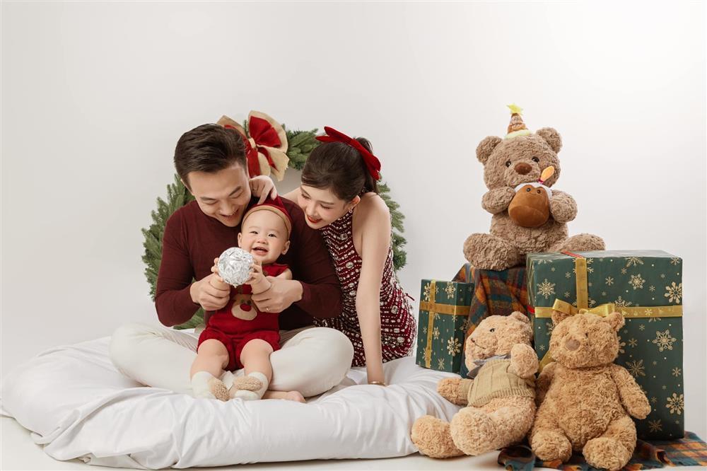 Sao Việt khoe ảnh mừng Giáng sinh 2024-8